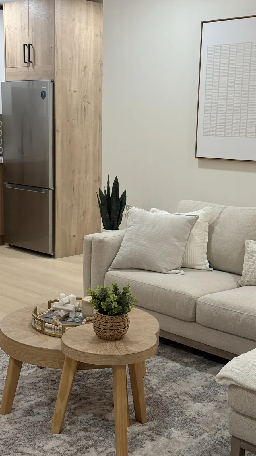 Model Unit — Frame 08