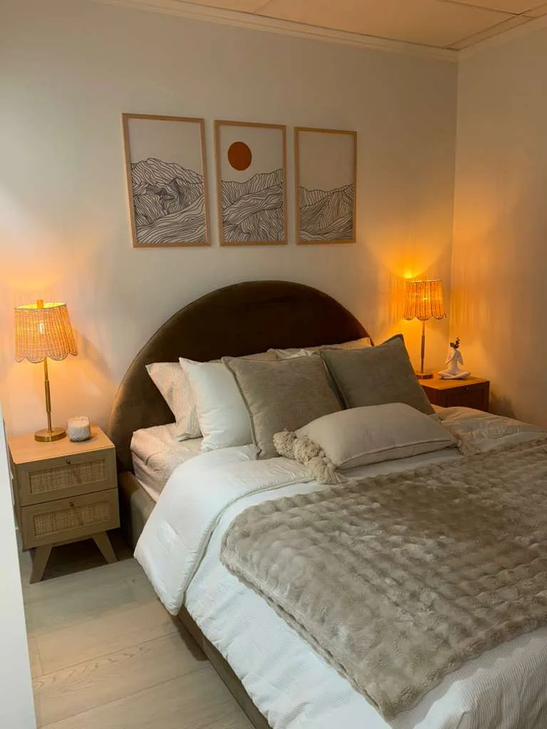 Primary Bedroom — Warm Modern